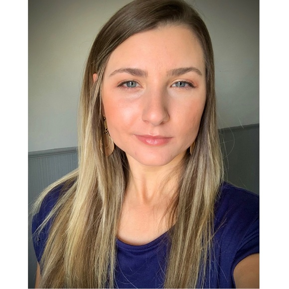 Meet your Posher, Nicole - Picture 4 of 4